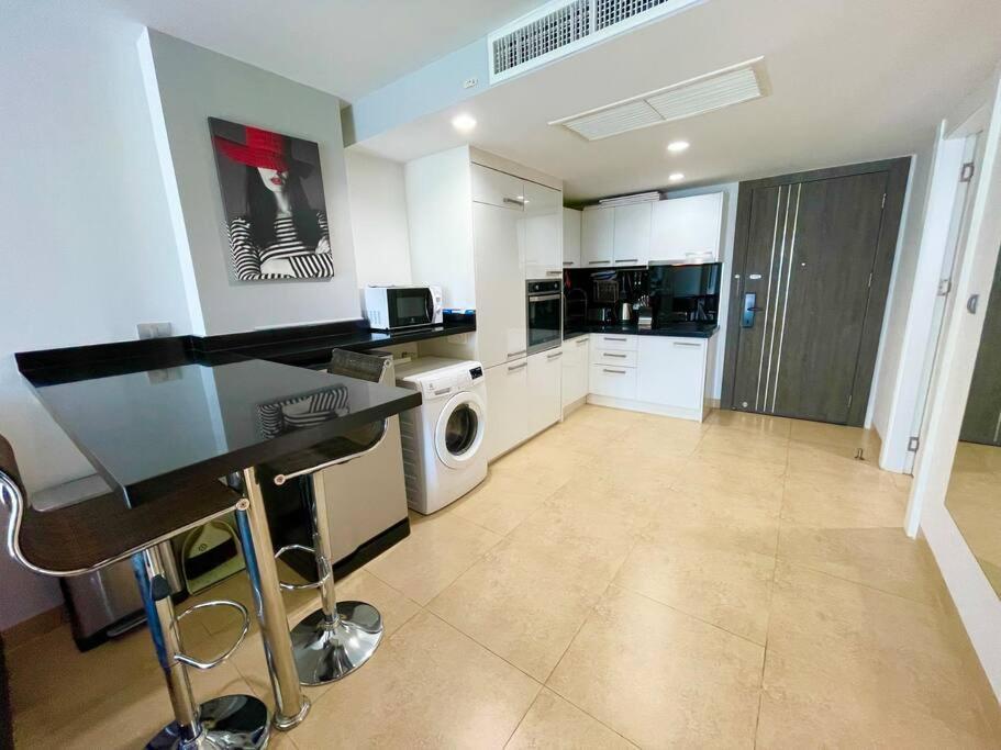 60Sqm Luxury 1 Bed - Pattaya City Centre - Centara Avenue Residences - 704 Kültér fotó